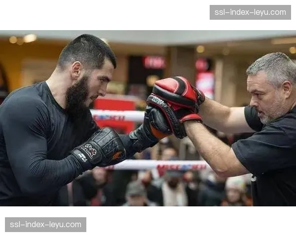 贝特比耶夫在第7回合TKO获胜,成功卫冕轻重量级统一拳王头衔 贝特比耶夫在第7回合TKO获胜,成功卫冕轻重量级统一拳王头衔