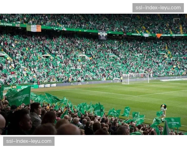 欧冠转播方宣布，将在半决赛引入全新“定位球攻防热图”，可视化球员移动轨迹