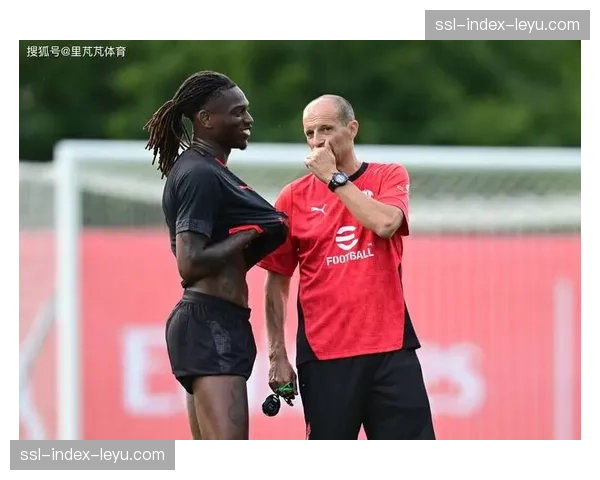 圣西罗响起嘘声，莱奥8射0正状态低迷，AC米兰欧冠席位告急